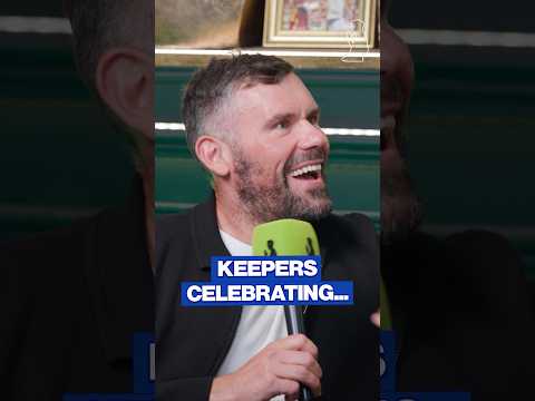 Goalkeepers should NOT be celebrating saves… 🚫🧤😂