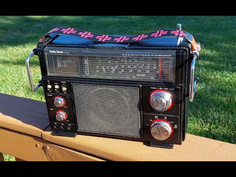 I show you this  redesigned RadioShack SW-100 multi-band receiver.