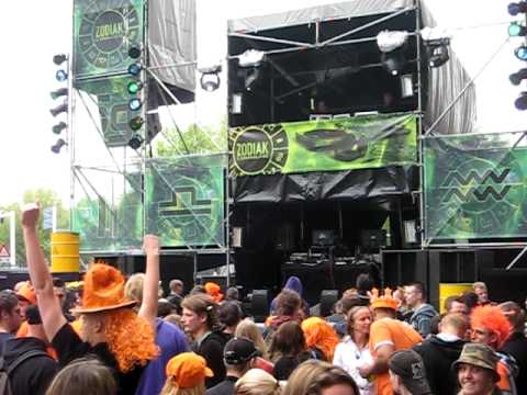 Drone LIVE @ Zodiak Commune - Queensday Festival 2010 [30-04-2010, Kennedyplein, Eindhoven]