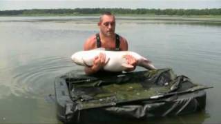 preview picture of video 'part 4 of 5 carp fishing la horre lake in france summer 2010'