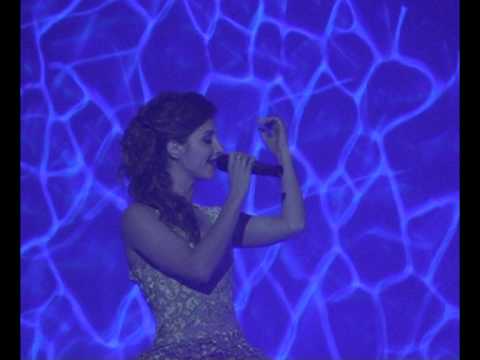 Miro Jaros a Petra Humenanska - Na dne mora (LIVE at Mrs.Globe World 2009)