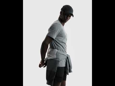 Urmăriți videoclipul