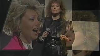 Elaine Paige &amp; Barbara Dickson -  I Know Him So Well  -  1984.