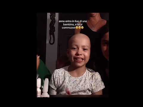 anna entra in live di una bambina #liveperformance #neiperte #rapitalia #annapepe