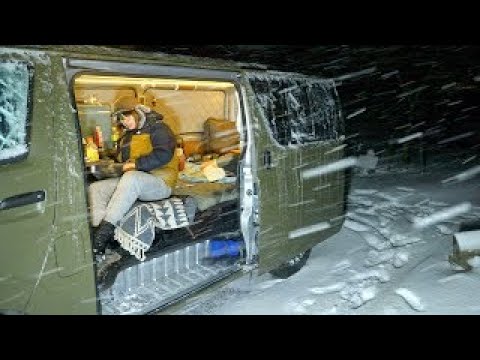 , title : '[CAR CAMPING］Heavy snow in winter mountains | stay in car| VanLife'