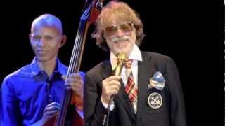 Schönheitschirurg von Banania Helge Schneider feat. Willy Ketzer &amp; Ira Coleman