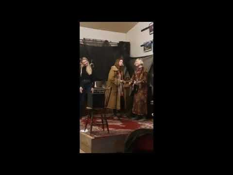 María Viktoría- Much more beautiful than you'll ever know(Live, feat Vala Yates and Sif Yraola)