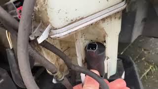 Windshield washer pump problem diagnosis and replacement - 2003 Volvo XC70