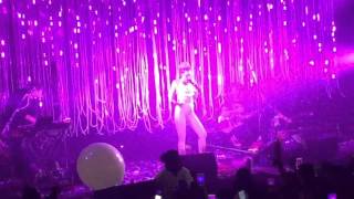 Miley Cyrus &amp; Her Dead Petz live 11/27/15 Wash DC- Fweaky