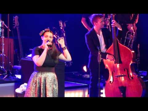 Caro Emerald - Dream A Little Dream Of Me (Heerlen, 14-11-2014)