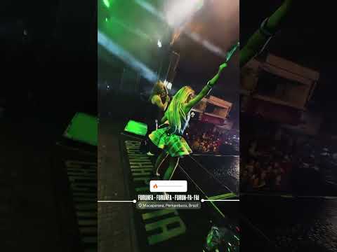 foi muito lindo o show da banda Calcinha Preta ontem na cidade de Macaparana Pernambuco