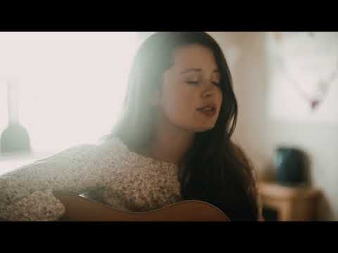 Emily Scott Robinson - Borrowed Rooms and Old Wood Floors (Official Video)