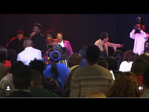 AFRICAN PRAISE MEDLEY //OLUSAYO ORODELE. 