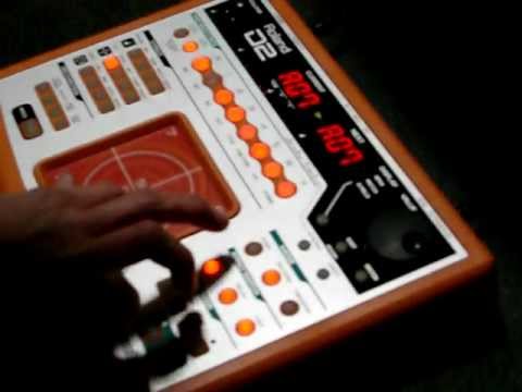 Roland D2 GrooveBox Demo 