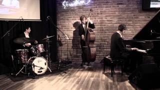 Jazztory: Ahmad Jamal - Surrey with the fringe on top