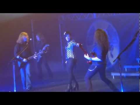 Megadeth - A Tout le Monde (Set Me Free) feat Cristina Scabbia @ Gibson Amphitheatre.CA 2-24-2012