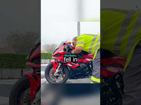 Jealous Cop Loses Bikers Keys