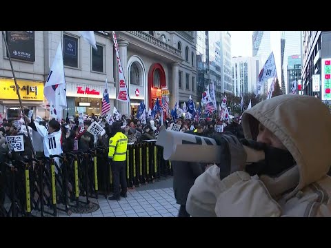Video | Supporters of ousted S.Korean leader Yoon rally on martial law anniversary | AFP