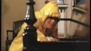 Alice, Sweet Alice - Original trailer (shown as "Holy Terror")