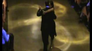 Tate di Chiazza Mariana Dragone exhibicion en Porteño y Bailarin