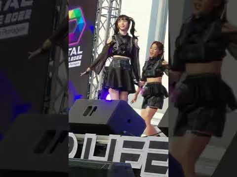 220611 (Puifaii Fancam) Sumomo - Runaway @ Digital Your Life 2022 - Siam Paragon