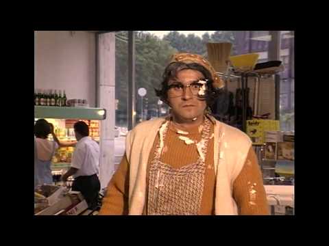 Spomini mame Manke - 1996 / SCENA NA ROLERJIH. Igrajo: Dejan Sotirov, Luka Primic, Rok Novak