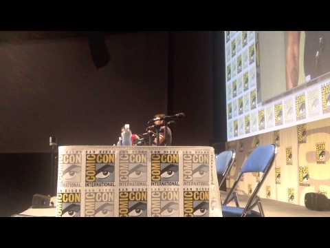 SDCC'14: Director Zack Snyder Brings A Big Surprise To Hall H