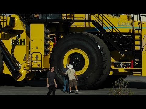 Facts on the worlds largest wheel loader