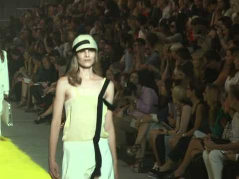Sonia Rykiel's Fashion Show + ITW - Woman's Prêt-à-Porter Spring / Summer 2012