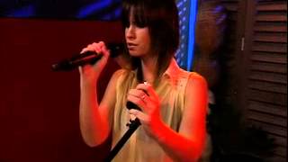 Tailor performs &quot;Shaped like a Gun&quot; (21.1.2013)