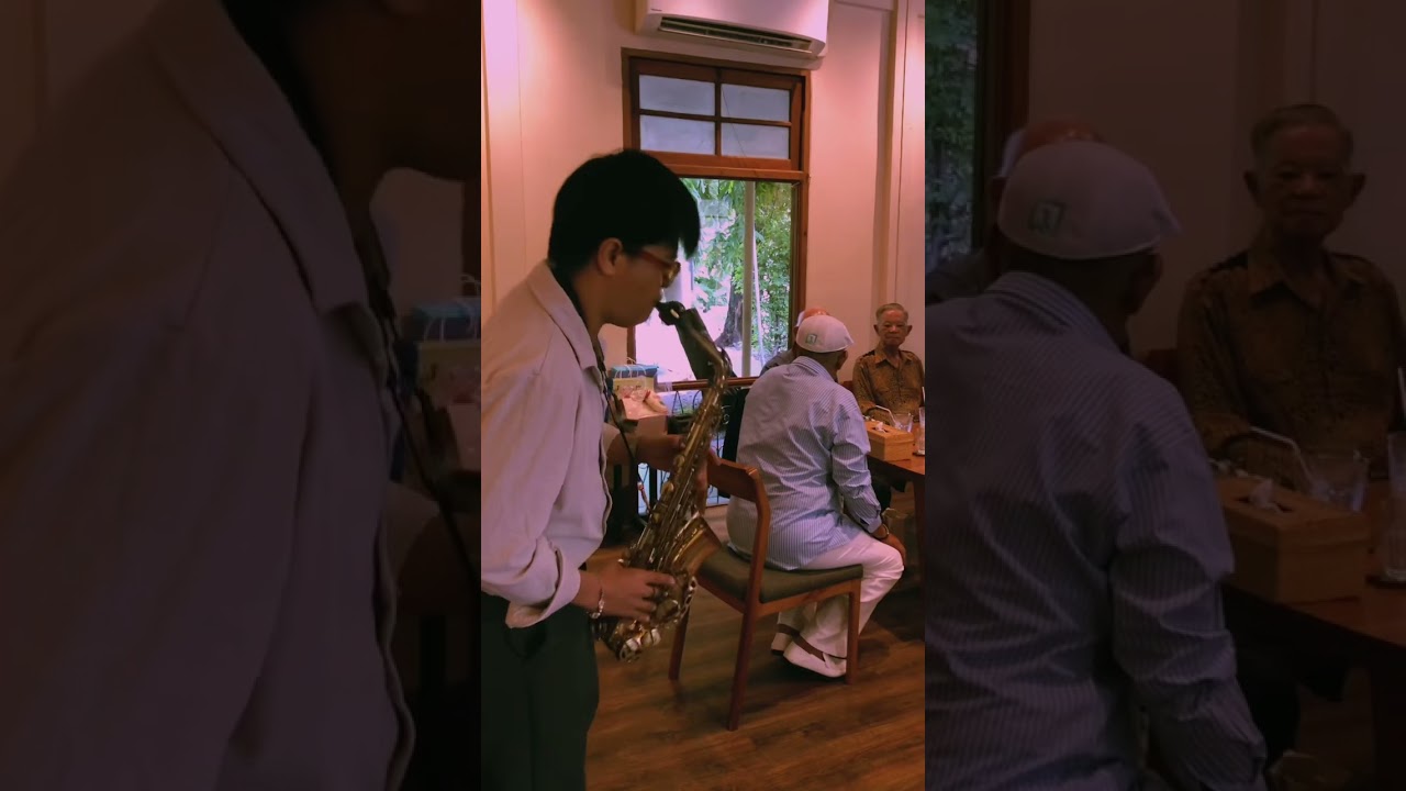 นักดนตรี วงดนตรี - บรรเลงแซกโซโฟน ตามงานEventต่างๆ แนวไทย สากล pop jazz ราคาเริ่มต้น2,500/1 ชม. (นักดนตรี วงดนตรี) - 2