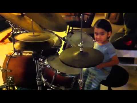 Xaolin little 4years drummer
