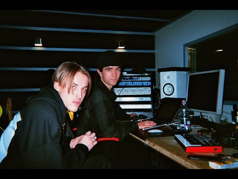 Behind "Paradoxa" & "Platz für Di", Studio VLOG (2021) Message from another planet (Episode 1)