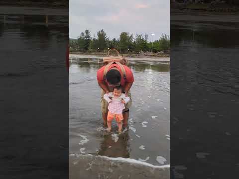 Her first time seeing beach #youtubeshorts #youtube #ytshorts #waterbaby #cute #beach #babygirl