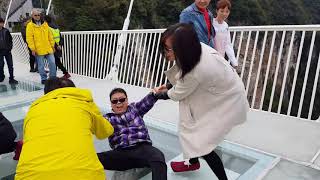 preview picture of video 'Glass Bridge in Zhang Jia Jie'