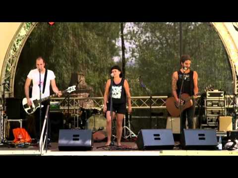 Atzoko egunak OCCHI DI FARFALLA @Kling festival 2015