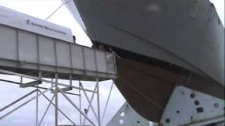 preview picture of video 'LCS-3 USS Fort Worth Launching - Marinette, WI - Dec 4, 2010 CLOSE UP'