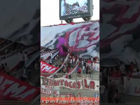 "recibimiento #huracan #campeon #central #rosariocentral 2014 #labandadelaquema" Barra: La Banda de la Quema &bull; Club: Huracán