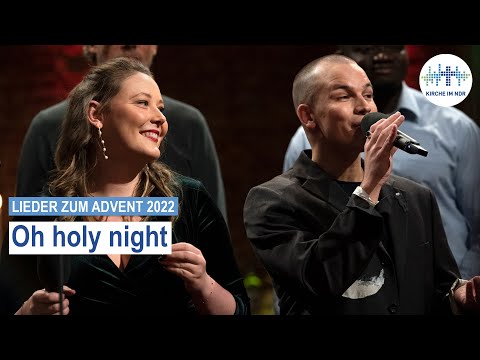 Das Lied "Oh Holy Night" bei "Lieder zum Advent 2022" aus dem Gruenspan in Hamburg.
