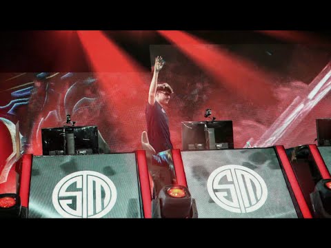 Welcome to S6 NA LCS Summer 2016 Grand Finals - TSM vs C9! Teams enter the stage!