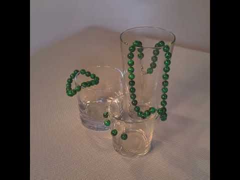 фото малахит-натуральный камень бусы ,браслет, кулон ,чокер ,оберег красная нить от сглаза с камнем 0