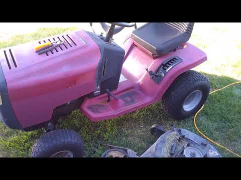 Replacing a drive belt on a Murray lawn mower - Part 1