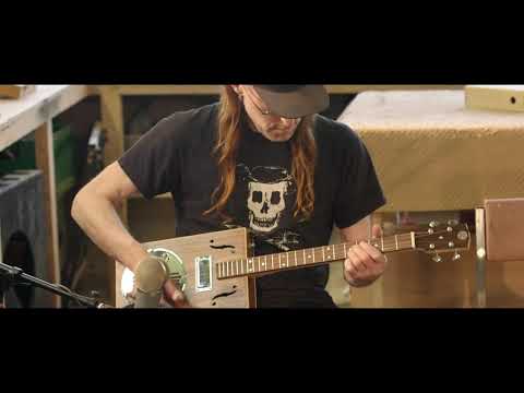 Cigar Box Sessions -  Alabama 3 on the D+H Resophonic Guitar