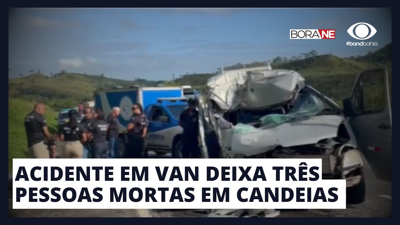 ACIDENTE EM VAN DEIXA TRÊS PESSOAS MORTAS EM CANDEIAS