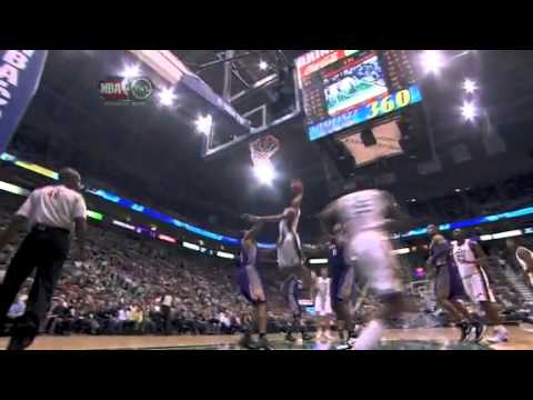 Deron Williams AMAZING DUNK vs.Phoenix Suns 10/28/2010