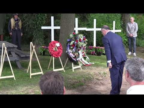 Onthulling gecrashte Lancaster in Stevensbeek