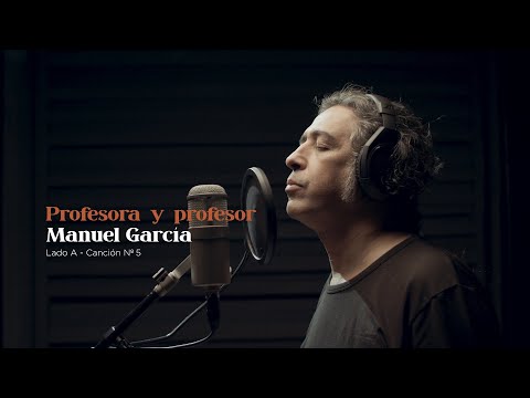 Profesora Y Profesor - Manuel García
