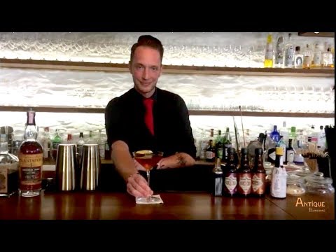 Antique Pelinkovac Contest - barmen Dominik Bečvardi (Dubravkin put)