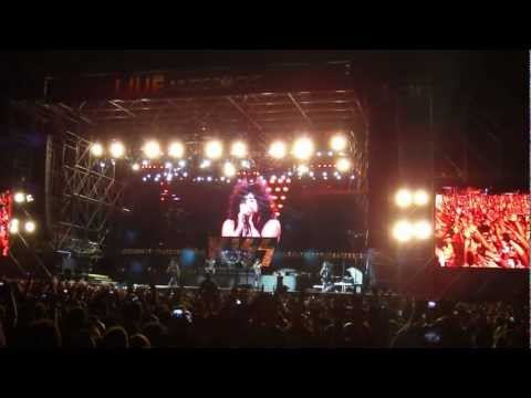 KISS - Photo with the crowd in São Paulo Brazil 2012 [HD]