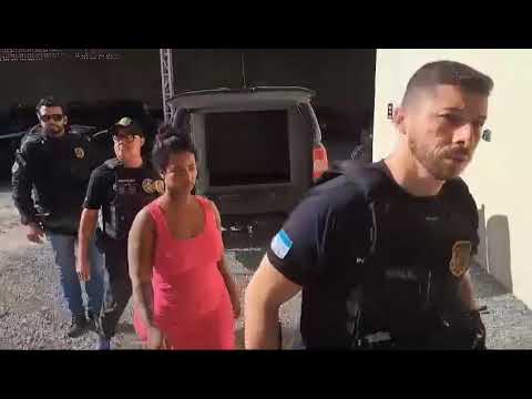 Operação em Sooretama: preso criminoso que tirou foto numa viatura da Polícia Militar. Na mesma operação , outras quatro pessoas foram presas.